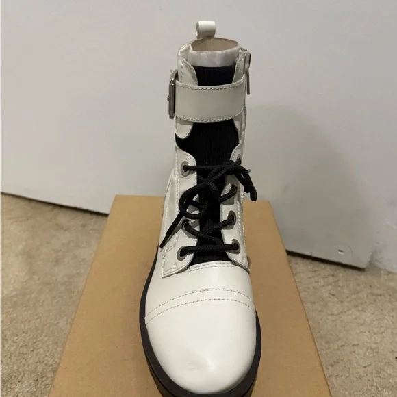 Marc Fisher White Leather Winter Zip-up Ankle Boot - Picture 6 of 13